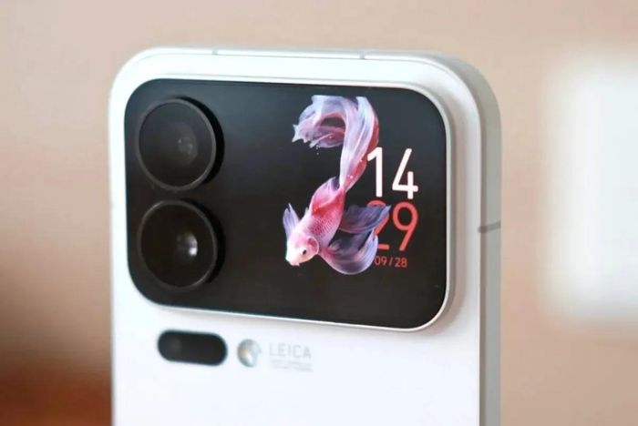  Dòng Xiaomi 18 Pro và Pro Max được cho là sẽ tiếp tục kế thừa và phát triển phần màn hình phụ phía mặt lưng của thiết bị. Ảnh: Gizchina. 