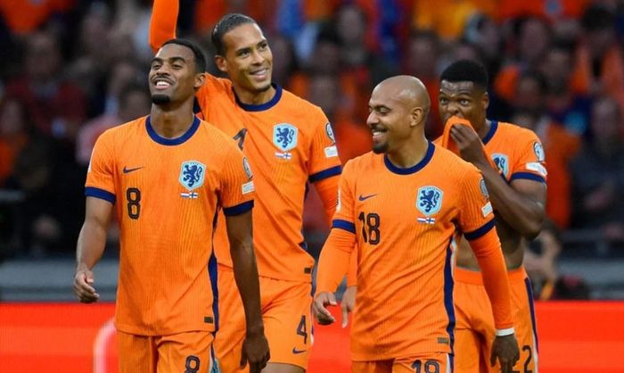 Hà Lan xếp trên Uzbekistan tới 43 bậc trên BXH FIFA