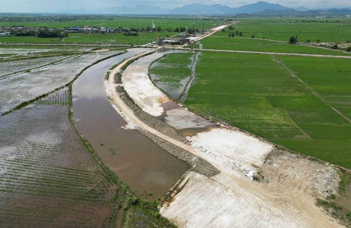 Tuyến đường Tố Hữu nối dài, đoạn thuộc gói thầu 21 đang chậm tiến độ kéo dài