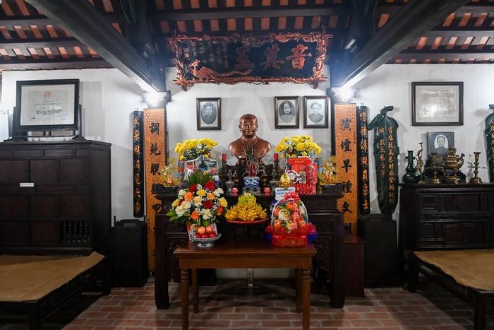 Khu nhà lưu niệm lưu giữ nhiều hiện vật, tư liệu, hình ảnh quý về cuộc đời hoạt động cách mạng của cố Tổng Bí thư Trường Chinh