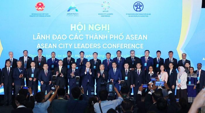 Các đại biểu chụp ảnh chung tại Hội nghị