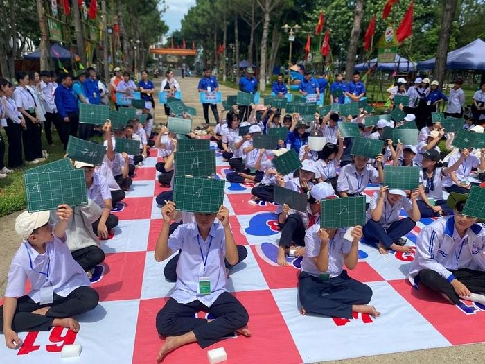 Các trại sinh hào hứng tham gia phần thi “Rung chuông vàng”