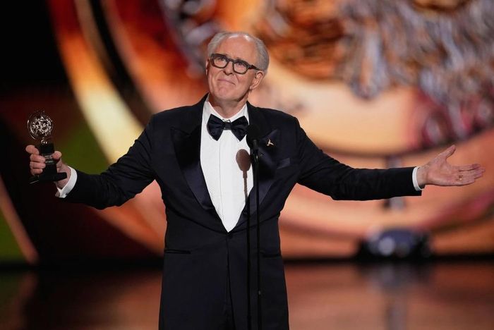 John Lithgow nhận giải thưởng Nam diễn viên chính xuất sắc nhất trong vở kịch “Giant” trong Lễ trao giải Tony lần thứ 79 tại Radio City Music Hall ở New York