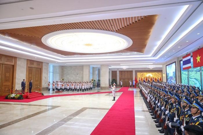 Lễ đón Thủ tướng Thái Lan Anutin Charnvirakul thăm chính thức Việt Nam và tham dự Diễn đàn Tương lai ASEAN lần thứ ba - Ảnh: VGP/Nhật Bắc
