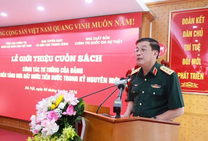 Thượng tướng Trương Thiên Tô, Ủy viên Trung ương Đảng, Phó Chủ nhiệm Tổng cục Chính trị Quân đội nhân dân Việt Nam phát biểu tại sự kiện.