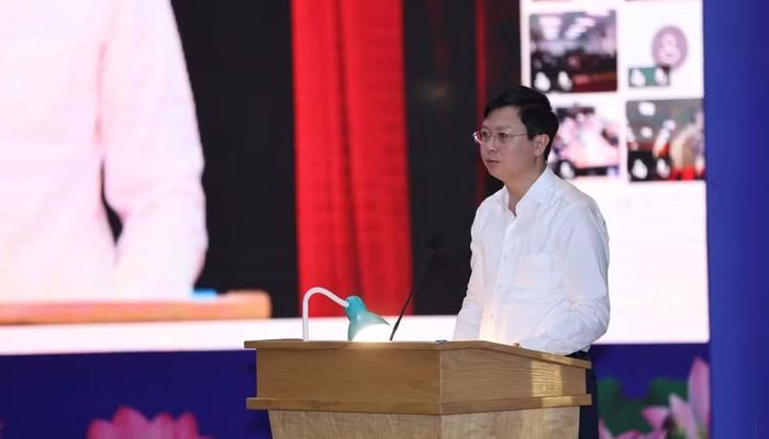 Giám đốc Sở Giáo dục và Đào tạo Hà Nội Nguyễn Văn Hiền lưu ý các điểm thi. (Ảnh: THANH TÙNG)