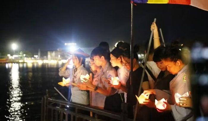  Tất cả đều cầu mong hòa bình, sức khỏe, hạnh phúc, an vui đến với mọi người, mọi nhà. 