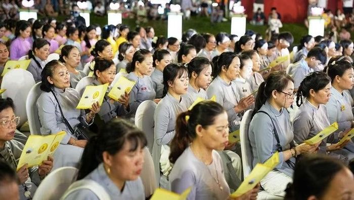  Đó là hình ảnh đẹp về một Huế giàu truyền thống văn hóa, giàu chiều sâu tâm linh, luôn rộng mở hội nhập nhưng vẫn gìn giữ vẹn nguyên những giá trị đặc sắc của vùng đất Cố đô. 