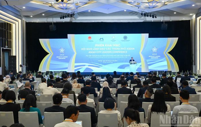 Quang cảnh Phiên khai mạc Hội nghị lãnh đạo các thành phố ASEAN. (Ảnh: DUY LINH)