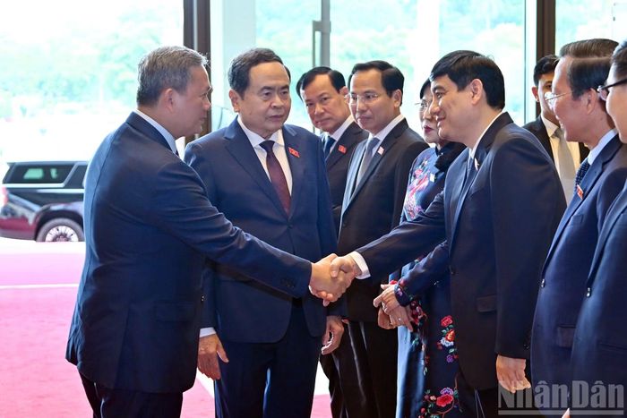Thủ tướng Campuchia Hun Manet với lãnh đạo Quốc hội Việt Nam.