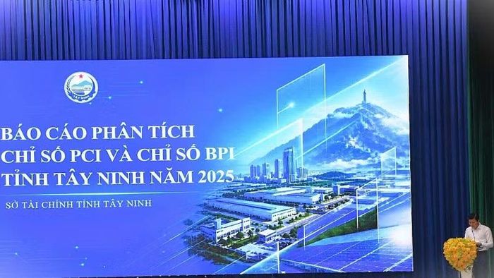 Lãnh đạo Sở Tài chính Tây Ninh báo cáo đánh giá chỉ số năng lực cạnh tranh cấp tỉnh (PCI) và Chỉ số hiệu quả kinh tế tư nhân (BPI) năm 2025.