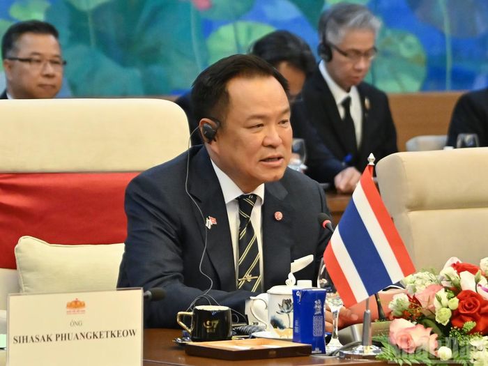 Thủ tướng Thái Lan Anutin Charnvirakul phát biểu tại hội kiến.