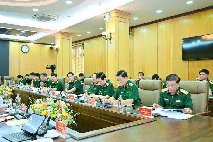 Các đại biểu tại phiên họp.