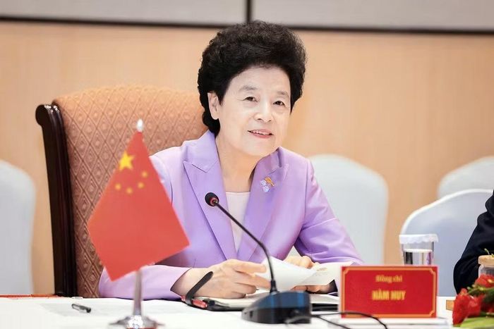 Phó Chủ tịch Chính hiệp toàn quốc Trung Quốc Hàm Huy.