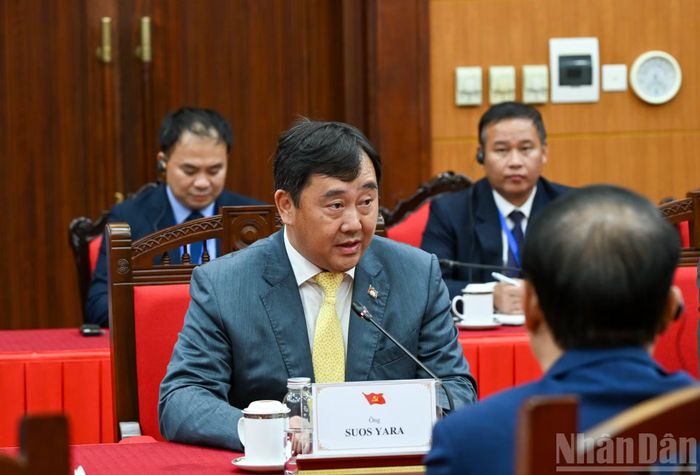 Phó Trưởng Ban Đối ngoại, Chủ nhiệm Ủy ban Đối ngoại Quốc hội Campuchia Sous Yara phát biểu tại cuộc tiếp. (Ảnh: DUY LINH)