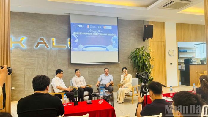 Các diễn giả trao đổi, chia sẻ tại sự kiện. (Ảnh: HNV)