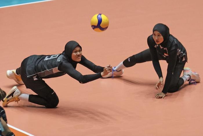 Indonesia chỉ chịu thúc thủ phút cuối