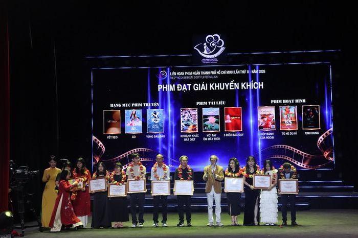 9 giải khuyến khích