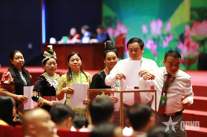 Đại hội tiến hành bầu Ban Chấp hành Hội Nông dân Việt Nam nhiệm kỳ 2026-2031. 