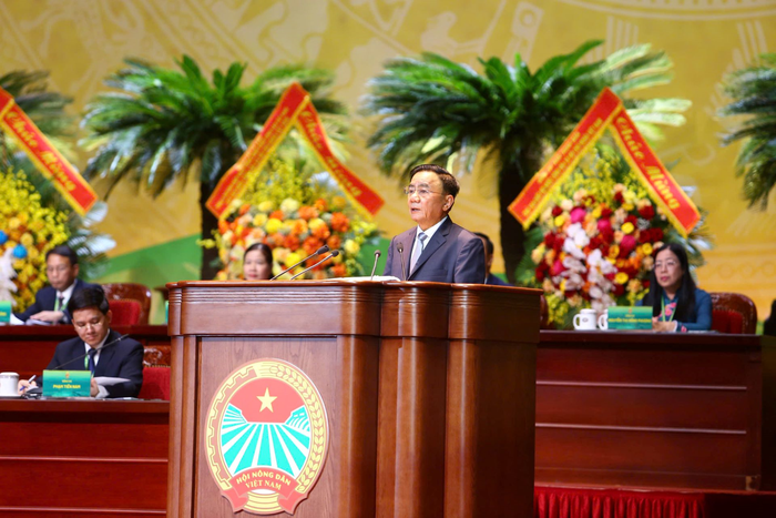 Đồng chí Trần Cẩm Tú, Ủy viên Bộ Chính trị, Thường trực Ban Bí thư thay mặt lãnh đạo Đảng, Nhà nước phát biểu chỉ đạo Đại hội.