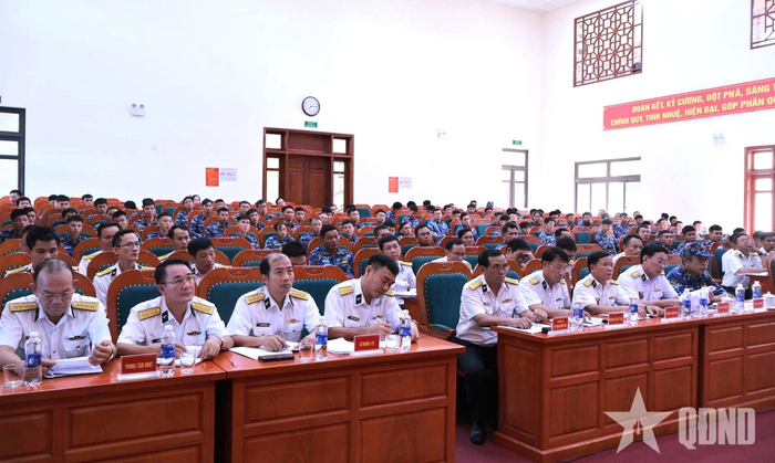  Các đại biểu dự hội nghị. 
