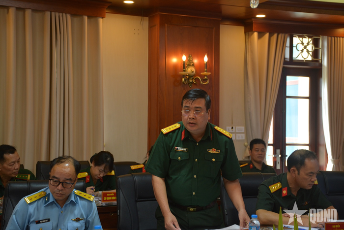 Đại diện các cơ quan, đơn vị tư vấn thẩm định phát biểu tại hội nghị.