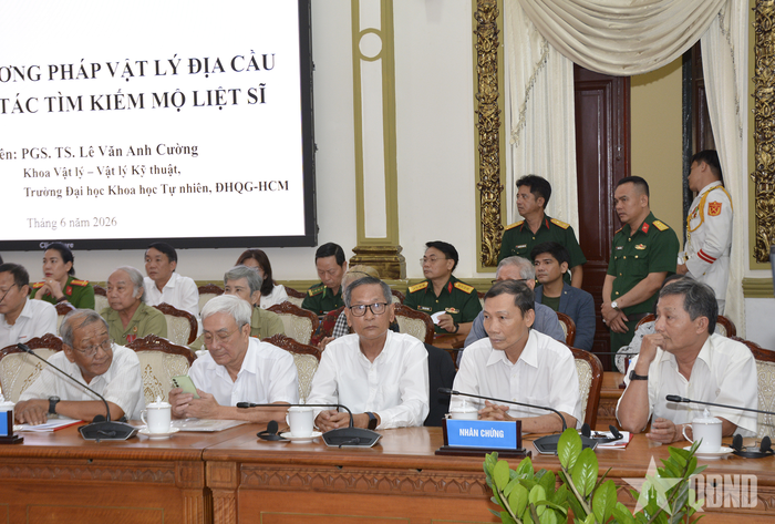 Các nhân chứng lịch sử tham dự hội thảo. 