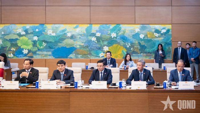 Các đại biểu tham dự cuộc hội kiến.