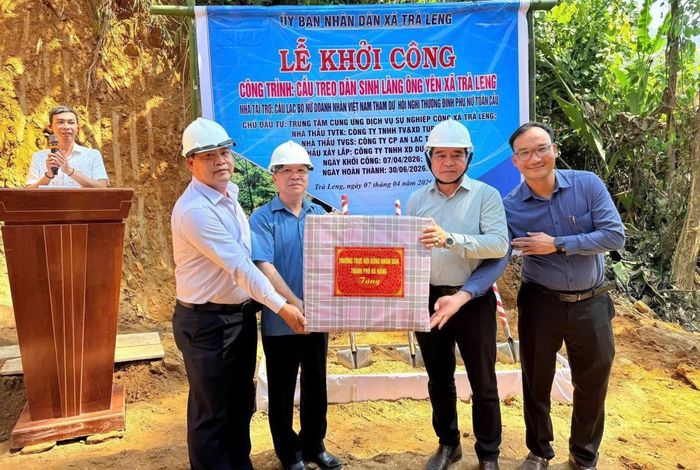 Cùng với đầu tư cải thiện hạ tầng giao thông, giáo dục… thì việc xóa "vùng lõm sóng" sẽ gỡ "điểm nghẽn" phát triển cho các xã miền núi, vùng cao của Đà Nẵng.