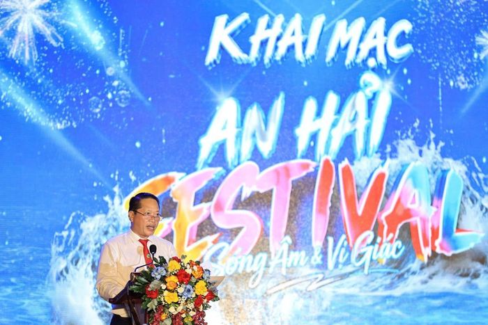 Ông Hoàng Công Thanh phát biểu khai mạc.