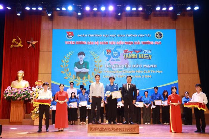 Đức Mạnh được tuyên dương là Cán bộ Đoàn tiêu biểu, nhận Giải thưởng 26/3 năm 2026 nhờ những đóng góp nổi bật trong công tác Đoàn - Hội.