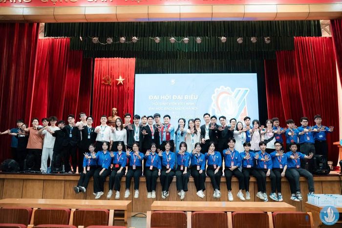 Đình Đạo tham dự Đại hội Đại biểu Hội Sinh viên Đại học Bách khoa Hà Nội lần thứ XXIV.