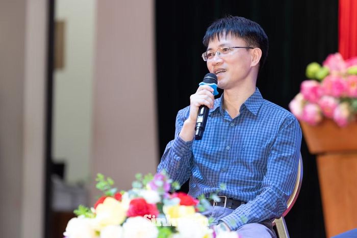 "Các bạn viết bài, chụp ảnh, làm video... chúng tôi sẽ đánh giá trực tiếp trên các tác phẩm đó. Khả năng tạo ra những sản phẩm được công chúng đón nhận mới là lý do để một cơ quan giữ bạn lại làm việc”, nhà báo Nguyễn Tuấn Anh nhấn mạnh.
