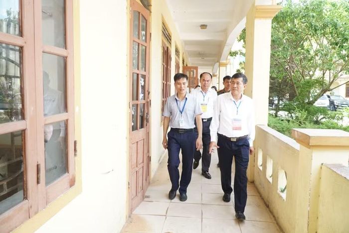 Trường THPT Nguyễn Sỹ Sách (xã Xuân Lâm, Nghệ An), năm nay có hơn 400 thí sinh đăng ký dự thi, được bố trí tại 19 phòng thi. Ảnh: Hồ Lài