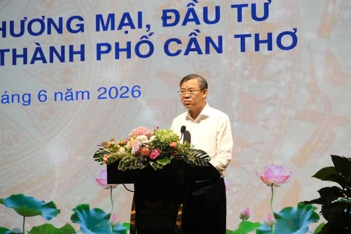 Ông Trương Cảnh Tuyên, Chủ tịch UBND TP Cần Thơ, phát biểu tại hội nghị.