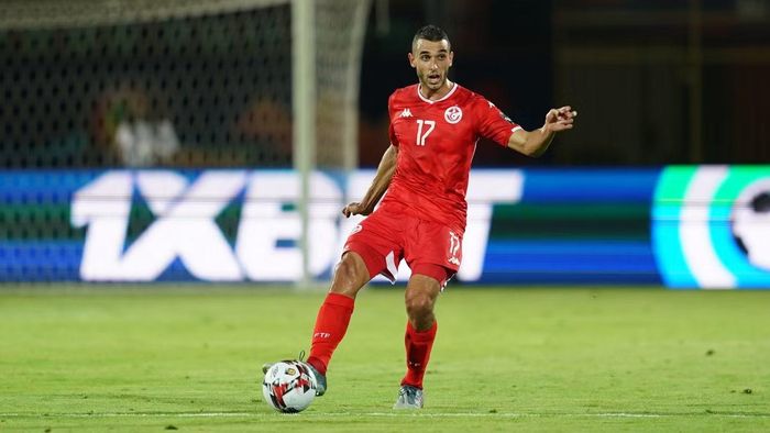 Skhiri là người cầm trịch tuyến giữa của Tunisia