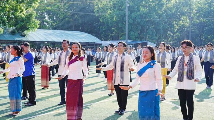 Chương trình đồng diễn với chủ đề "TVU hòa nhịp Saravan – Bừng sáng bản sắc, ghi dấu tự hào".