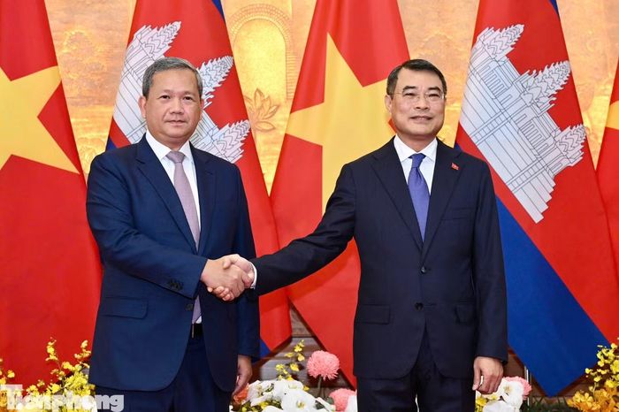 Hai Thủ tướng chụp ảnh chung trước hội đàm. Ảnh: Như Ý