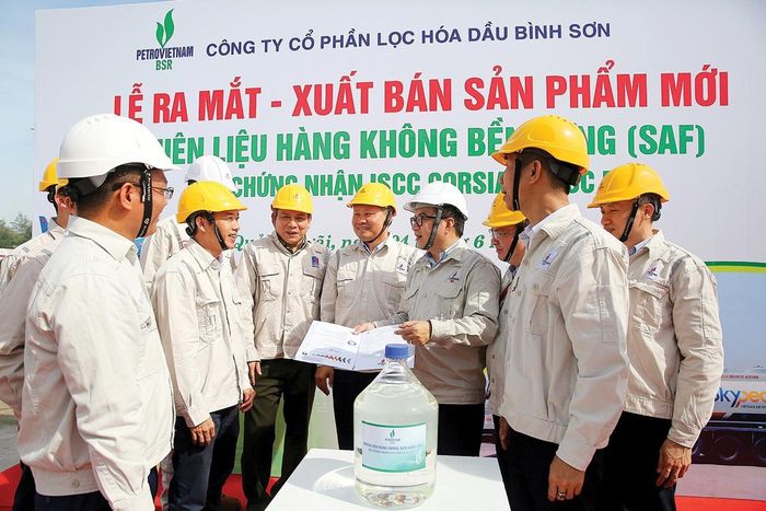 Lễ xuất bán lô nhiên liệu hàng không bền vững (SAF) thương mại đầu tiên tại Nhà máy Lọc dầu Dung Quất vào tháng 6-2025