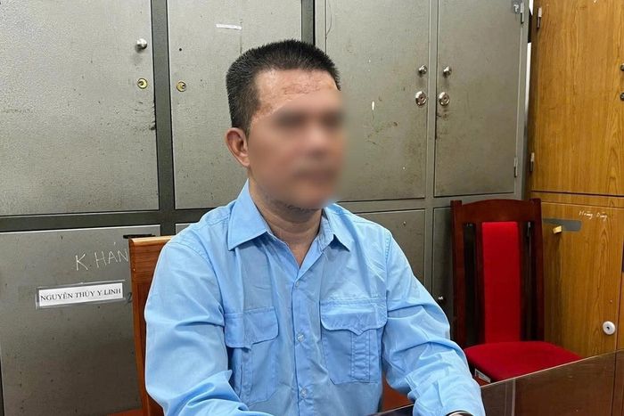 Ngọc “sủi” tại trụ sở Công an.