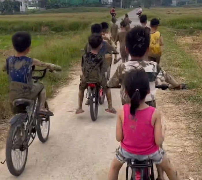 Gửi con về quê nhờ ông bà trông là một giải pháp