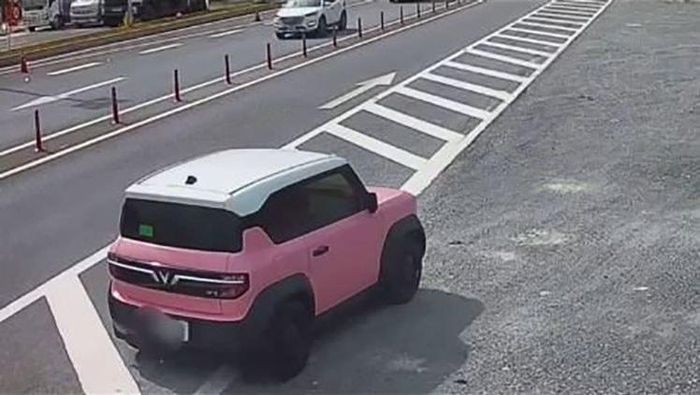 Quay đầu xe trên đường cao tốc là hành vi bị nghiêm cấm.