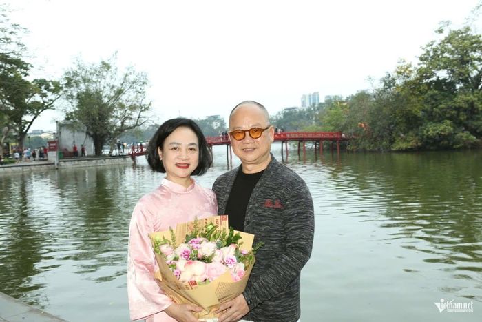 NSND Hồng Tuấn và vợ. 