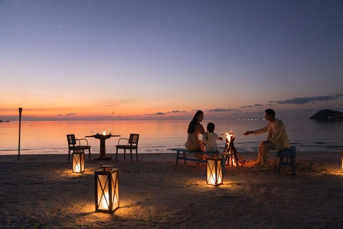 Bãi Kem tại Nam đảo Phú Quốc là điểm đến nhiều trải nghiệm được khách gia đình yêu thích. Ảnh: New World Phu Quoc