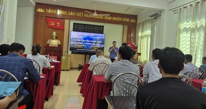 Toàn cảnh buổi tuyên truyền.