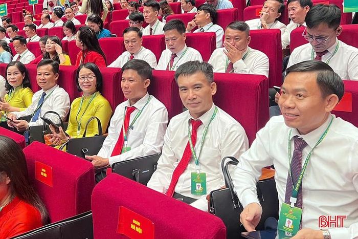 Đoàn đại biểu Hà Tĩnh tham gia các nội dung của ngày làm việc thứ nhất.