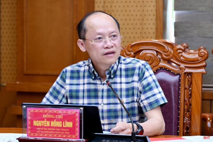 Đồng chí Nguyễn Hồng Lĩnh - Phó Bí thư Thường trực Tỉnh ủy, Chủ tịch HĐND tỉnh phát biểu tại cuộc họp.