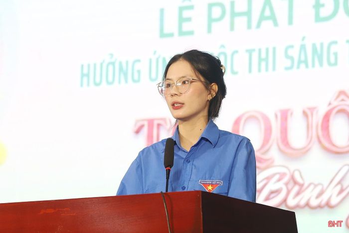 Thay mặt cho học sinh, sinh viên toàn tỉnh, em Đậu Thị Thanh Huyền - sinh viên Trường Cao đẳng Y tế Hà Tĩnh cam kết sẽ tích cực tuyên truyền, vận động thanh thiếu niên hưởng ứng cuộc thi với tinh thần trách nhiệm cao nhất; chủ động tìm tòi ý tưởng mới, xây dựng những sản phẩm video sáng tạo, hấp dẫn, mang tính giáo dục và có sức lan tỏa trong cộng đồng.
