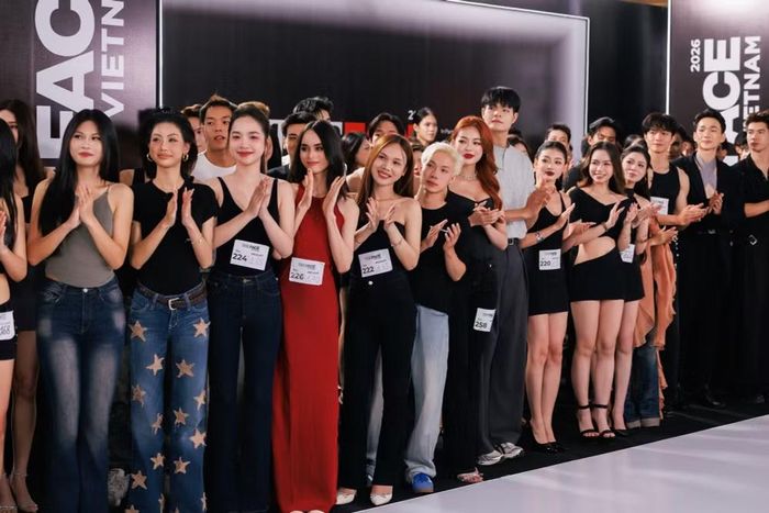 Đông đảo thí sinh đến tham gia buổi tuyển chọn. (Ảnh: CTV/Vietnam+)
