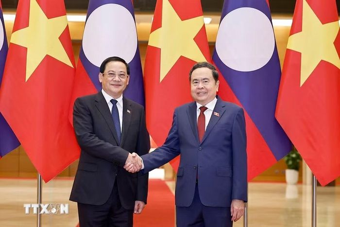 Chủ tịch Quốc hội Trần Thanh Mẫn hội kiến Thủ tướng Lào Sonexay Siphandone thăm chính thức Việt Nam và tham dự Diễn đàn Tương lai ASEAN lần thứ ba. (Ảnh: Doãn Tấn/TTXVN)